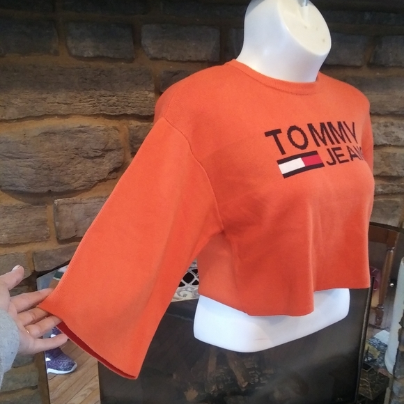 ⭐NWT Tommy Hilfiger crop wide sleeve sweater - Picture 2 of 10